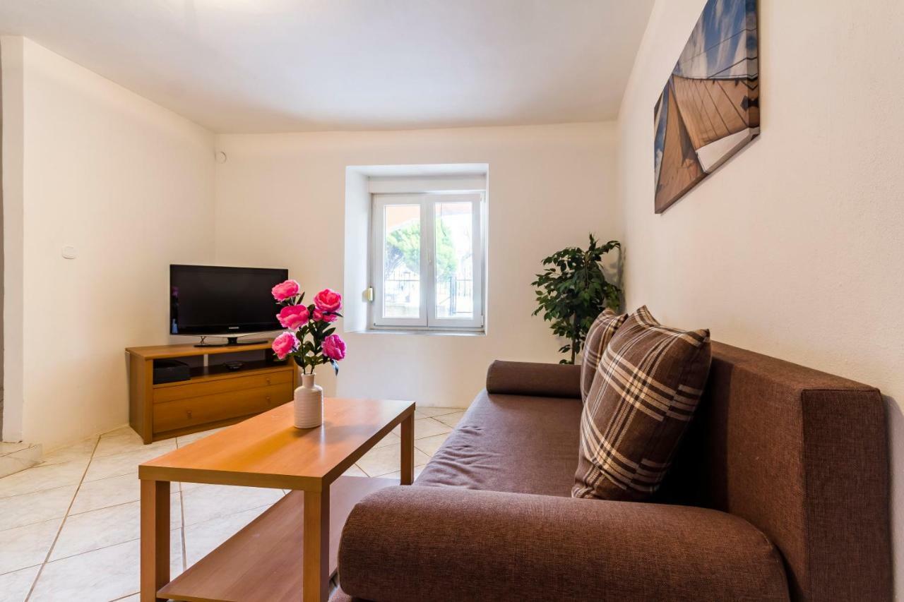 Apartman Gloria *